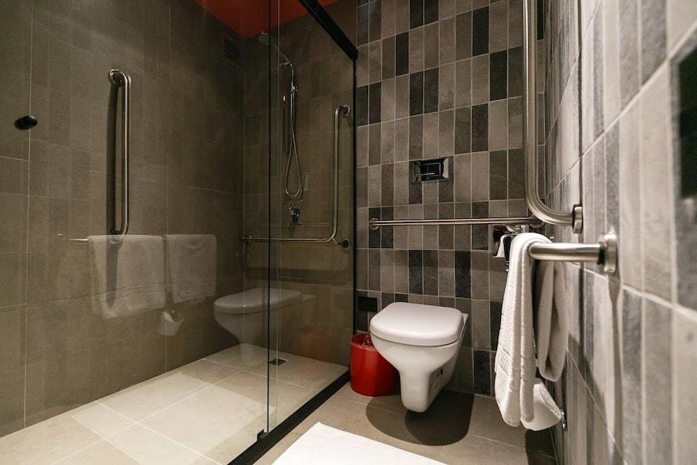 Hotel Ibis Curitiba Batel Esterno foto
