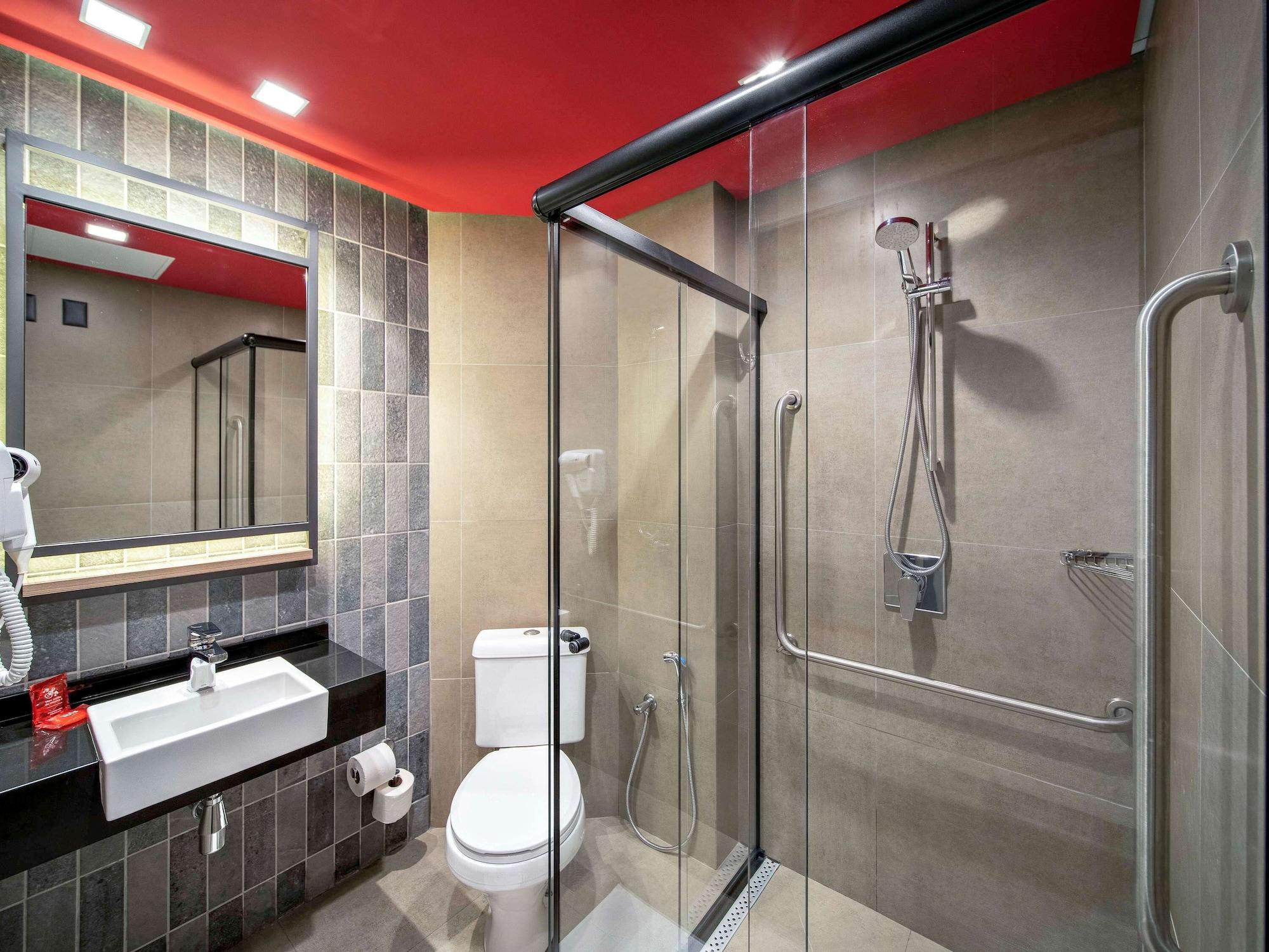 Hotel Ibis Curitiba Batel Esterno foto